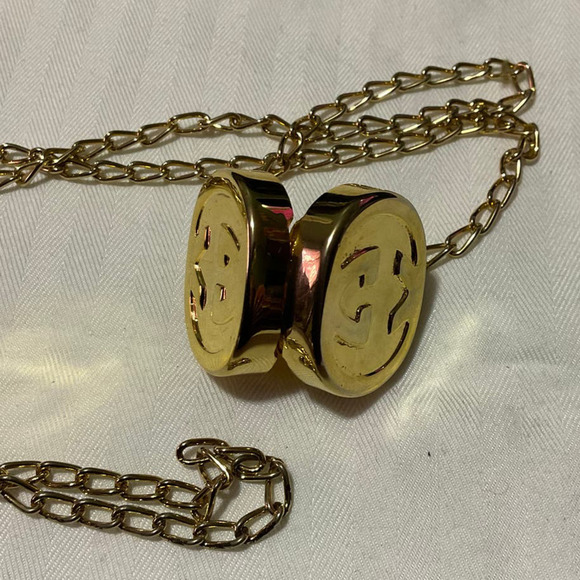 Gucci Vintage Necklace Yellow Gold Oval Locket Pill Box L Chain Raised GG Motif - Picture 14 of 16